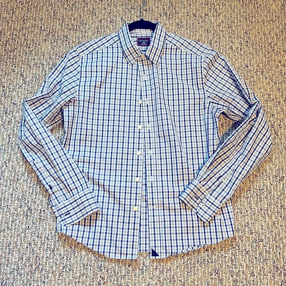 Untuckit men’s shirt